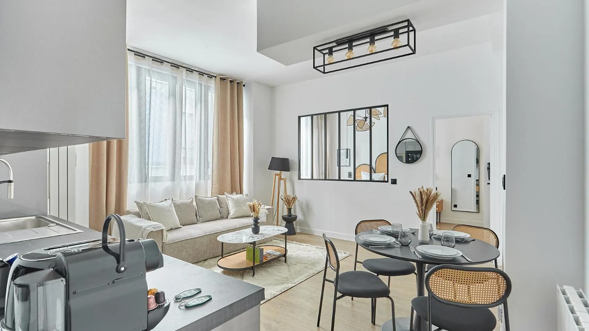 Apartment Center Of Paris Bastille By Studioprestige